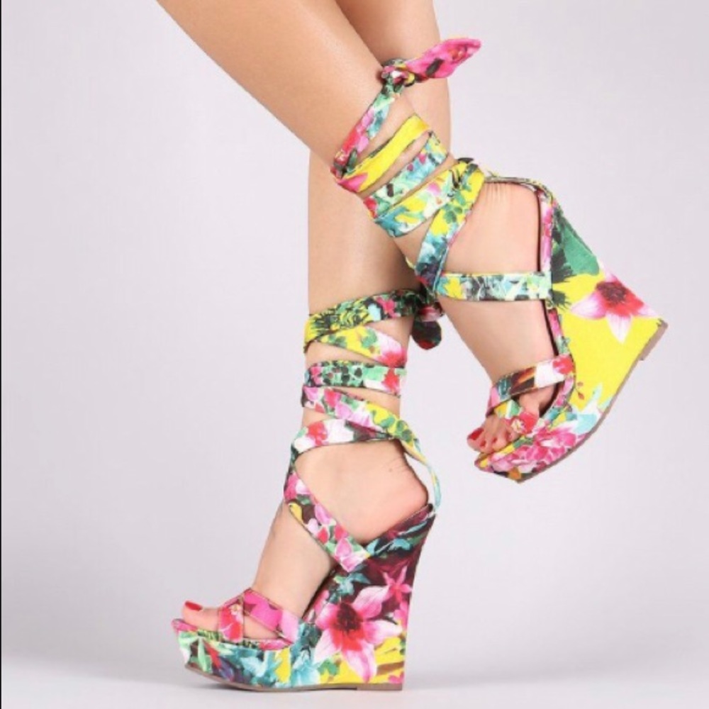 Liliana Floral Crisscross Leg Wedge Platform.